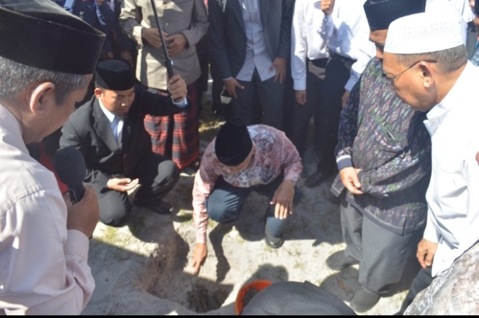 Peletakan Batu Pertama Kiai Gontor Warnai Pembangunan Gedung Baru Al-Jauhar Tungkaran