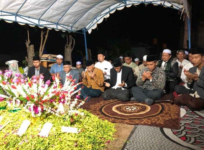 Takziah Pimpinan Pondok Modern Al-Jauhar atas Wafatnya Pimpinan Pondok Darul Hijrah Putra