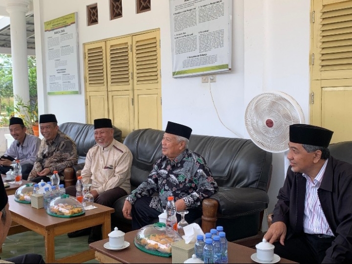 Silaturahim Pimpinan PMDG dan Rektor Unida ke Pondok Al-Jauhar Tungkaran Perkokoh Komitmen Pendidikan Berkualitas